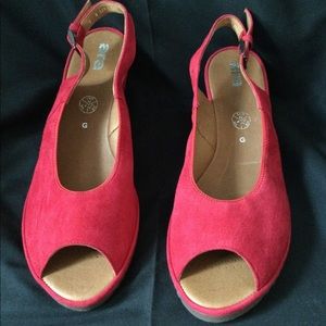 NEW in box.  ARA high end German brand red suede sandals